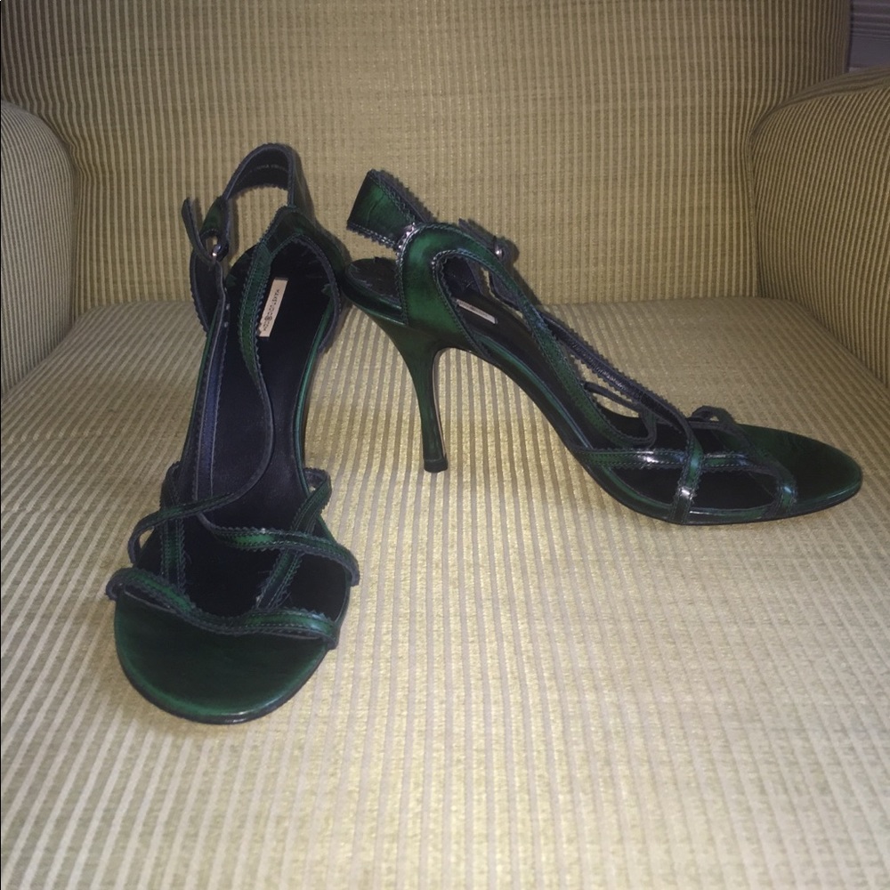 Fine leather green heels. NEW